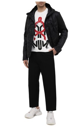 Мужская пуховая куртка 5 moncler craig green MONCLER GENIUS черного цвета по цене 107400 руб., арт. G1-09H-1A000-10-5396Q | Фото 2 Мужская пуховая куртка 5 moncler craig green MONCLER GENIUS черного цвета, арт. G1-09H-1A000-10-5396Q | Фото 2 (Материал внешний: Синтетический материал; Мужское Кросс-КТ: пуховик-короткий; Материал подклада: Синтетический материал; Материал утеплителя: Пух и перо; Длина (верхняя одежда): Короткие; Стили: Кэжуэл; Кросс-КТ: Куртка; Рукава: Длинные)