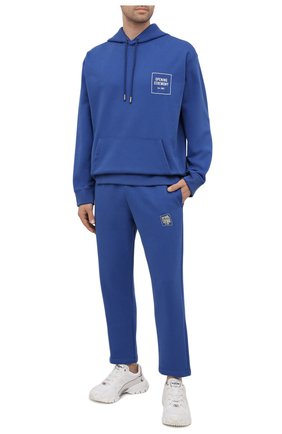 Мужской хлопковое худи OPENING CEREMONY синего цвета по цене 29950 руб., арт. YMBB001S21FLE001 | Фото 2 Мужской хлопковое худи OPENING CEREMONY синего цвета, арт. YMBB001S21FLE001 | Фото 2