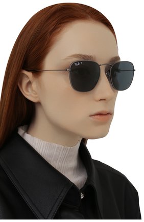 Женские солнцезащитные очки RAY-BAN темно-синего цвета по цене 32900 руб., арт. 8157-9208T0 | Фото 2 Женские солнцезащитные очки RAY-BAN темно-синего цвета, арт. 8157-9208T0 | Фото 2