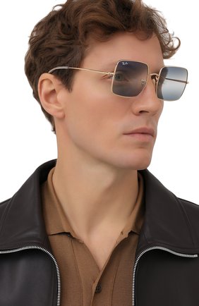 Женские солнцезащитные очки RAY-BAN синего цвета по цене 0 руб., арт. 1971-001/GA | Фото 3 Женские солнцезащитные очки RAY-BAN синего цвета, арт. 1971-001/GA | Фото 3 (Кросс-КТ: С/з-унисекс; Региональные ограничения белый список (Axapta Mercury): RU; Тип очков: С/з; Оптика Гендер: оптика-унисекс; Очки форма: Прямоугольные)