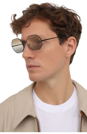 Женские солнцезащитные очки RAY-BAN черного цвета по цене 12500 руб., арт. 1972-002/GB | Фото 3 Женские солнцезащитные очки RAY-BAN черного цвета, арт. 1972-002/GB | Фото 3