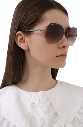 Женские солнцезащитные очки RAY-BAN коричневого цвета по цене 15000 руб., арт. 8065-155/13 | Фото 2 Женские солнцезащитные очки RAY-BAN коричневого цвета, арт. 8065-155/13 | Фото 2