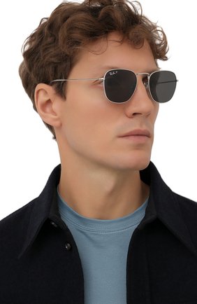 Женские солнцезащитные очки RAY-BAN серебряного цвета по цене 32900 руб., арт. 8157-920948 | Фото 3 Женские солнцезащитные очки RAY-BAN серебряного цвета, арт. 8157-920948 | Фото 3