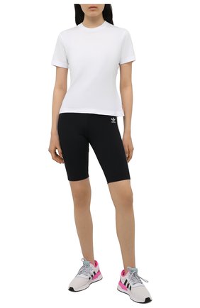 Женские шорты ADIDAS ORIGINALS черного цвета по цене 2660 руб., арт. GN2842 | Фото 2 Женские шорты ADIDAS ORIGINALS черного цвета, арт. GN2842 | Фото 2