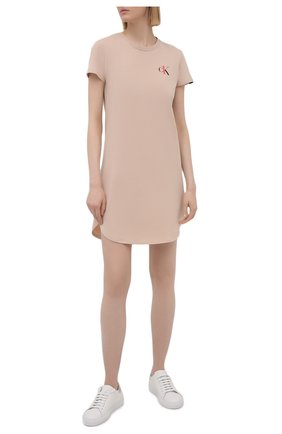 Женская хлопковая сорочка CALVIN KLEIN бежевого цвета по цене 5520 руб., арт. QS6358E | Фото 2 Женская хлопковая сорочка CALVIN KLEIN бежевого цвета, арт. QS6358E | Фото 2