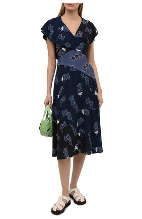 Женское платье из вискозы loewe x paula's ibiza LOEWE синего цвета по цене 123500 руб., арт. S616Y09X06 | Фото 2 Женское платье из вискозы loewe x paula's ibiza LOEWE синего цвета, арт. S616Y09X06 | Фото 2 (Женское Кросс-КТ: Платье-одежда; Длина Ж (юбки, платья, шорты): Миди; Случай: Повседневный)