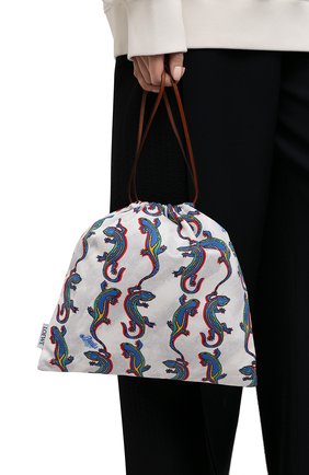 Женский клатч drawstring small loewe x paula's ibiza LOEWE разноцветного цвета по цене 16550 руб., арт. C822057X06 | Фото 2 Женский клатч drawstring small loewe x paula's ibiza LOEWE разноцветного цвета, арт. C822057X06 | Фото 2 (Размер: small; Женское Кросс-КТ: Клатч-клатчи; Материал: Текстиль)