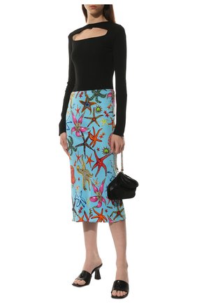 Женская юбка из вискозы VERSACE голубого цвета по цене 62150 руб., арт. A89253/1F01134 | Фото 2 Женская юбка из вискозы VERSACE голубого цвета, арт. A89253/1F01134 | Фото 2 (Стили: Романтичный; Материал внешний: Вискоза; Длина Ж (юбки, платья, шорты): До колена, Миди; Женское Кросс-КТ: Юбка-одежда, Юбка-карандаш; Материал подклада: Вискоза)