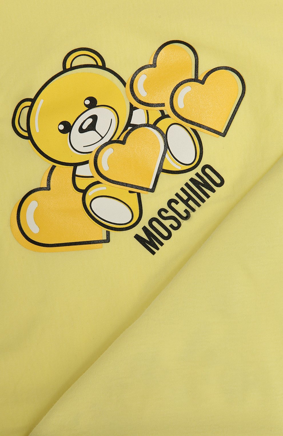 Детского хлопковое одеяло MOSCHINO желтого цвета по цене 14900 руб., арт. MMB006/LAB22 | Фото 3 Детского хлопковое одеяло MOSCHINO желтого цвета, арт. MMB006/LAB22 | Фото 3 (Материал: Текстиль, Хлопок; Региональные ограничения белый список (Axapta Mercury): RU)