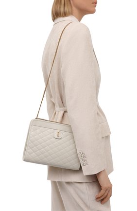 Женская сумка victoire SAINT LAURENT белого цвета по цене 109000 руб., арт. 657361/18V07 | Фото 5 Женская сумка victoire SAINT LAURENT белого цвета, арт. 657361/18V07 | Фото 5 (Женское Кросс-КТ: Вечерняя сумка; Сумки-технические: Сумки через плечо; Ремень/цепочка: С цепочкой; Материал: Натуральная кожа; Размер: small)