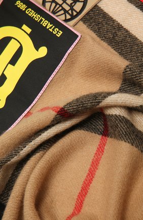 Женский кашемировый шарф BURBERRY разноцветного цвета по цене 43500 руб., арт. 8039430 | Фото 2 Женский кашемировый шарф BURBERRY разноцветного цвета, арт. 8039430 | Фото 2
