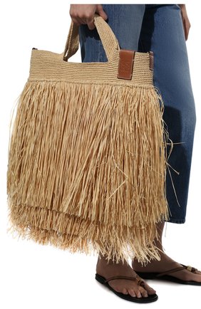 Женская сумка slit loewe x paula's ibiza LOEWE бежевого цвета по цене 76050 руб., арт. A685V81X03 | Фото 2 Женская сумка slit loewe x paula's ibiza LOEWE бежевого цвета, арт. A685V81X03 | Фото 2