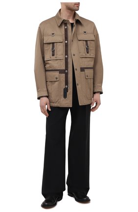 Мужская куртка из хлопка и вискозы TOM FORD хаки цвета по цене 370000 руб., арт. BW076/TF0544 | Фото 2 Мужская куртка из хлопка и вискозы TOM FORD хаки цвета, арт. BW076/TF0544 | Фото 2 (Стили: Кэжуэл, Милитари; Кросс-КТ: Ветровка, Куртка; Рукава: Длинные; Материал внешний: Вискоза, Хлопок; Материал подклада: Купро; Длина (верхняя одежда): До середины бедра; Региональные ограничения белый список (Axapta Mercury): RU)