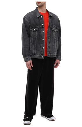 Мужская джинсовая куртка BALENCIAGA темно-серого цвета по цене 114500 руб., арт. 657607/TBP47 | Фото 2 Мужская джинсовая куртка BALENCIAGA темно-серого цвета, арт. 657607/TBP47 | Фото 2