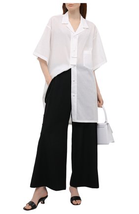 Женская рубашка YOHJI YAMAMOTO белого цвета по цене 47100 руб., арт. ND-B01-203 | Фото 2 Женская рубашка YOHJI YAMAMOTO белого цвета, арт. ND-B01-203 | Фото 2 (Длина (для топов): Удлиненные; Женское Кросс-КТ: Рубашка-одежда; Материал внешний: Растительное волокно, Хлопок; Принт: Без принта; Стили: Минимализм; Рукава: Короткие)