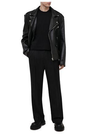 Мужская хлопковая футболка VETEMENTS черного цвета по цене 33700 руб., арт. UA52TR240B 1602/M | Фото 2 Мужская хлопковая футболка VETEMENTS черного цвета, арт. UA52TR240B 1602/M | Фото 2