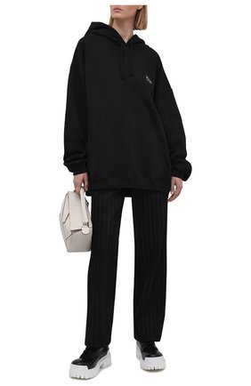 Женский хлопковое худи VETEMENTS черного цвета по цене 62200 руб., арт. UA52TR660B 1601/W | Фото 2 Женский хлопковое худи VETEMENTS черного цвета, арт. UA52TR660B 1601/W | Фото 2