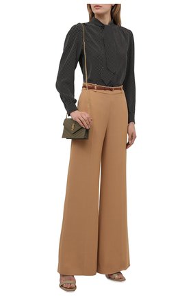 Женская шелковая блузка SAINT LAURENT черного цвета по цене 94950 руб., арт. 650235/Y6C45 | Фото 2 Женская шелковая блузка SAINT LAURENT черного цвета, арт. 650235/Y6C45 | Фото 2 (Рукава: Длинные; Стили: Романтичный; Принт: Без принта; Женское Кросс-КТ: Блуза-одежда; Длина (для топов): Стандартные; Материал внешний: Шелк)