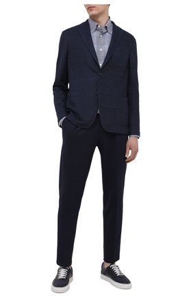 Мужские брюки CORNELIANI темно-синего цвета по цене 31700 руб., арт. 874L11-1118814/00 | Фото 2 Мужские брюки CORNELIANI темно-синего цвета, арт. 874L11-1118814/00 | Фото 2 (Материал внешний: Синтетический материал, Хлопок; Мужское Кросс-КТ: Брюки-трикотаж; Случай: Повседневный; Стили: Кэжуэл; Длина (брюки, джинсы): Стандартные)
