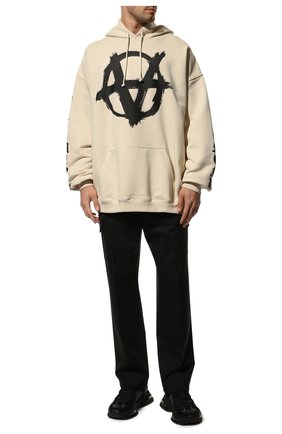 Мужской хлопковое худи VETEMENTS кремвого цвета по цене 73950 руб., арт. UA52TR820W 1601/M | Фото 2 Мужской хлопковое худи VETEMENTS кремвого цвета, арт. UA52TR820W 1601/M | Фото 2