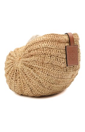 Женская сумка moon shell loewe x paula's ibiza LOEWE бежевого цвета по цене 0 руб., арт. A623M96X01 | Фото 3 Женская сумка moon shell loewe x paula's ibiza LOEWE бежевого цвета, арт. A623M96X01 | Фото 3 (Сумки-технические: Сумки через плечо; Материал: Растительное волокно; Размер: mini; Ремень/цепочка: На ремешке)