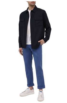 Мужские брюки KITON синего цвета по цене 85550 руб., арт. UFPLACJ07T37 | Фото 2 Мужские брюки KITON синего цвета, арт. UFPLACJ07T37 | Фото 2 (Материал внешний: Лиоцелл, Растительное волокно; Случай: Повседневный; Длина (брюки, джинсы): Стандартные; Стили: Кэжуэл; Региональные ограничения белый список (Axapta Mercury): RU)
