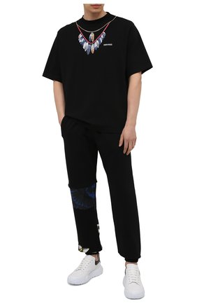 Мужская хлопковая футболка MARCELO BURLON черного цвета по цене 18400 руб., арт. CMAA054S21JER002 | Фото 2 Мужская хлопковая футболка MARCELO BURLON черного цвета, арт. CMAA054S21JER002 | Фото 2