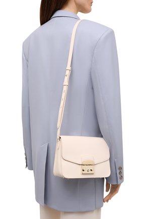 Женская сумка metropolis small FURLA бежевого цвета по цене 29700 руб., арт. WB00244/ARE000 | Фото 2 Женская сумка metropolis small FURLA бежевого цвета, арт. WB00244/ARE000 | Фото 2