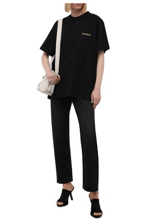 Женская хлопковая футболка VETEMENTS черного цвета по цене 33700 руб., арт. UA52TR240B 1602/W | Фото 2 Женская хлопковая футболка VETEMENTS черного цвета, арт. UA52TR240B 1602/W | Фото 2
