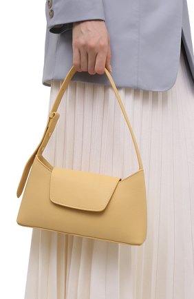 Женская сумка envelope ELLEME желтого цвета по цене 32000 руб., арт. ENVEL0PE/PEBBLE LEATHER | Фото 2 Женская сумка envelope ELLEME желтого цвета, арт. ENVEL0PE/PEBBLE LEATHER | Фото 2