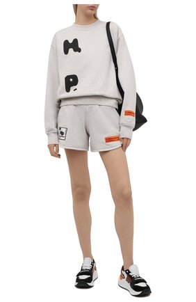 Женские хлопковые шорты HERON PRESTON серого цвета по цене 21800 руб., арт. HWCI003R21JER0010801 | Фото 2 Женские хлопковые шорты HERON PRESTON серого цвета, арт. HWCI003R21JER0010801 | Фото 2