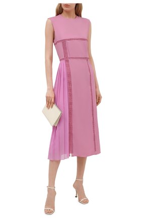 Женское платье из вискозы CHLOÉ розового цвета по цене 294000 руб., арт. CHC21UR017030 | Фото 2 Женское платье из вискозы CHLOÉ розового цвета, арт. CHC21UR017030 | Фото 2 (Длина Ж (юбки, платья, шорты): Миди; Случай: Вечерний; Материал внешний: Вискоза; Стили: Романтичный; Женское Кросс-КТ: Платье-одежда; Материал подклада: Синтетический материал; Региональные ограничения белый список (Axapta Mercury): RU; Рукава: Без рукавов)
