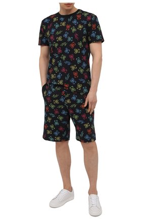 Мужская хлопковая футболка MOSCHINO черного цвета по цене 12450 руб., арт. A1906/8108 | Фото 2 Мужская хлопковая футболка MOSCHINO черного цвета, арт. A1906/8108 | Фото 2