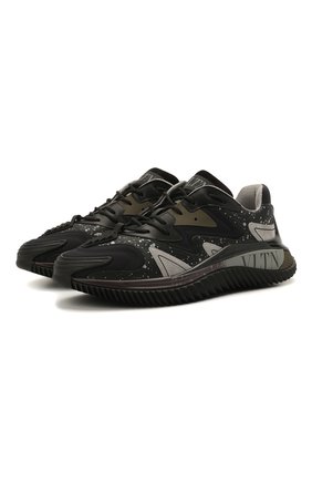 Мужские комбинированные кроссовки wade runner VALENTINO черного цвета по цене 59950 руб., арт. VY0S0D95/NVD | Фото 1 Мужские комбинированные кроссовки wade runner VALENTINO черного цвета, арт. VY0S0D95/NVD | Фото 1 (Материал внутренний: Текстиль; Материал внешний: Текстиль; Стили: Гранж; Подошва: Массивная)