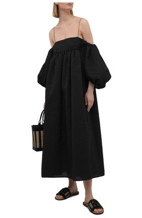 Женские кожаные шлепанцы LOEWE черного цвета по цене 78950 руб., арт. L814465X04 | Фото 2 Женские кожаные шлепанцы LOEWE черного цвета, арт. L814465X04 | Фото 2 (Материал внутренний: Натуральная кожа; Каблук высота: Низкий; Подошва: Плоская)