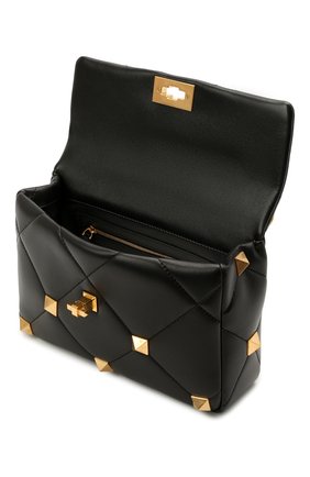 Женская сумка roman stud large VALENTINO черного цвета по цене 0 руб., арт. VW0B0I60/BSF | Фото 3 Женская сумка roman stud large VALENTINO черного цвета, арт. VW0B0I60/BSF | Фото 3 (Сумки-технические: Сумки через плечо, Сумки top-handle; Ремень/цепочка: С цепочкой, На ремешке; Материал: Натуральная кожа; Размер: large)