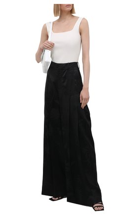 Женские брюки из вискозы JW ANDERSON черного цвета по цене 79950 руб., арт. TR0126 PG0498 | Фото 2 Женские брюки из вискозы JW ANDERSON черного цвета, арт. TR0126 PG0498 | Фото 2
