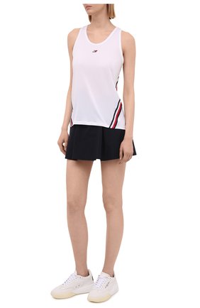 Женский майка TOMMY HILFIGER белого цвета по цене 4990 руб., арт. S10S100961 | Фото 2 Женский майка TOMMY HILFIGER белого цвета, арт. S10S100961 | Фото 2
