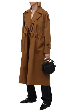 Женский хлопковый плащ VICTORIA BECKHAM коричневого цвета по цене 199500 руб., арт. 1221WCT002518B | Фото 2 Женский хлопковый плащ VICTORIA BECKHAM коричневого цвета, арт. 1221WCT002518B | Фото 2 (Кросс-КТ: дождевики; Стили: Кэжуэл; Длина (верхняя одежда): Длинные; Материал подклада: Вискоза; Рукава: Длинные; Материал внешний: Хлопок)