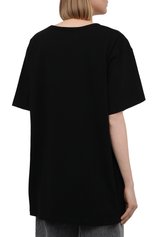 Женская хлопковая футболка YOHJI YAMAMOTO черного цвета, арт. FD-T14-075 | Фото 4 (Рукава: Короткие; Принт: С принтом; Длина (для топов): Удлиненные; Региональные ограничения белый список (Axapta Mercury): RU; Материал внешний: Хлопок; Стили: Спорт-шик; Женское Кросс-КТ: Футболка-одежда)