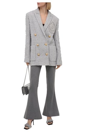 Женский двубортный жакет BALMAIN светло-серого цвета по цене 250500 руб., арт. VF0SH010/XA02 | Фото 2 Женский двубортный жакет BALMAIN светло-серого цвета, арт. VF0SH010/XA02 | Фото 2 (Женское Кросс-КТ: Жакет-одежда; 1-2-бортные: Двубортные; Рукава: Длинные; Длина (для топов): Удлиненные; Стили: Гламурный; Случай: Повседневный; Материал внешний: Синтетический материал; Материал подклада: Вискоза)