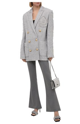Женские шерстяные брюки BALMAIN серого цвета по цене 95800 руб., арт. VF0PP010/W128 | Фото 2 Женские шерстяные брюки BALMAIN серого цвета, арт. VF0PP010/W128 | Фото 2 (Материал внешний: Шерсть; Женское Кросс-КТ: Брюки-одежда; Длина (брюки, джинсы): Удлиненные; Стили: Гламурный; Силуэт Ж (брюки и джинсы): Расклешенные)