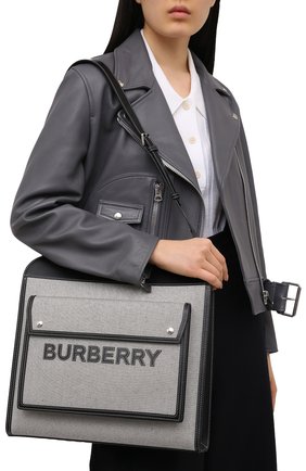 Женская сумка pocket cabas BURBERRY черно-белого цвета по цене 122000 руб., арт. 8041113 | Фото 2 Женская сумка pocket cabas BURBERRY черно-белого цвета, арт. 8041113 | Фото 2 (Сумки-технические: Сумки top-handle, Сумки через плечо; Материал: Текстиль; Размер: large)