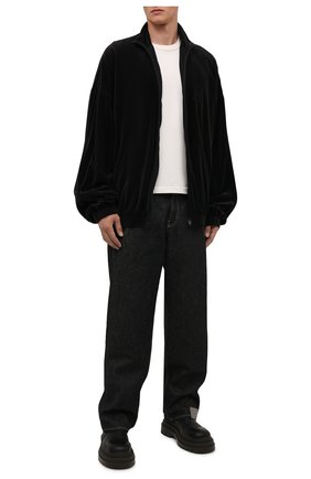 Мужская хлопковая куртка BALENCIAGA черного цвета по цене 129500 руб., арт. 659098/TKQ12 | Фото 2 Мужская хлопковая куртка BALENCIAGA черного цвета, арт. 659098/TKQ12 | Фото 2 (Кросс-КТ: Куртка, Ветровка; Длина (верхняя одежда): До середины бедра; Материал внешний: Хлопок; Материал подклада: Хлопок, Синтетический материал; Стили: Спорт-шик; Рукава: Длинные)