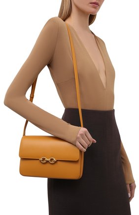 Женская сумка maillon SAINT LAURENT желтого цвета по цене 173500 руб., арт. 649795/2R20W | Фото 2 Женская сумка maillon SAINT LAURENT желтого цвета, арт. 649795/2R20W | Фото 2 (Сумки-технические: Сумки через плечо; Материал: Натуральная кожа; Ремень/цепочка: На ремешке; Размер: small)