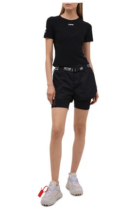 Женская футболка OFF-WHITE черного цвета по цене 15900 руб., арт. 0WVA018V21JER001 | Фото 2 Женская футболка OFF-WHITE черного цвета, арт. 0WVA018V21JER001 | Фото 2 (Длина (для топов): Стандартные; Стили: Спорт-шик; Женское Кросс-КТ: Футболка-одежда; Рукава: Короткие; Материал внешний: Синтетический материал; Принт: С принтом)