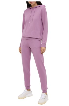 Женские кашемировые джоггеры RALPH LAUREN фиолетового цвета по цене 138000 руб., арт. 290740490 | Фото 2 Женские кашемировые джоггеры RALPH LAUREN фиолетового цвета, арт. 290740490 | Фото 2 (Материал внешний: Шерсть, Кашемир; Женское Кросс-КТ: Джоггеры - брюки; Длина (брюки, джинсы): Стандартные; Стили: Спорт-шик; Силуэт Ж (брюки и джинсы): Джоггеры; Кросс-КТ: Трикотаж)