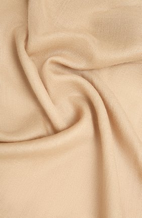 Женская шаль из кашемира и шелка GIORGIO ARMANI бежевого цвета, арт. 795300/1A101 | Фото 2 (Материал: Кашемир, Текстиль, Шелк, Шерсть)