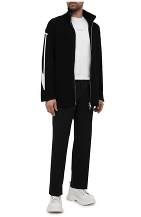 Мужские шерстяные брюки VALENTINO черного цвета по цене 56300 руб., арт. WV3RBG8125S | Фото 2 Мужские шерстяные брюки VALENTINO черного цвета, арт. WV3RBG8125S | Фото 2