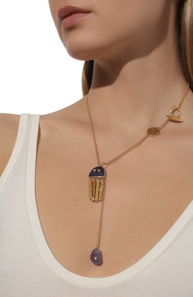 Женская кулон на цепочке octopus loewe x paula's ibiza LOEWE золотого цвета по цене 35400 руб., арт. J000241X06 | Фото 2 Женская кулон на цепочке octopus loewe x paula's ibiza LOEWE золотого цвета, арт. J000241X06 | Фото 2 (Материал: Металл)